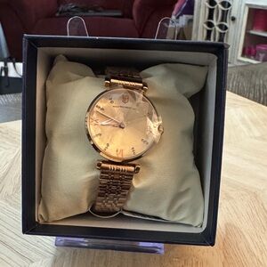 Montres Prestige X Invicta Women's Watch with a 3-year manufacturer's warranty.